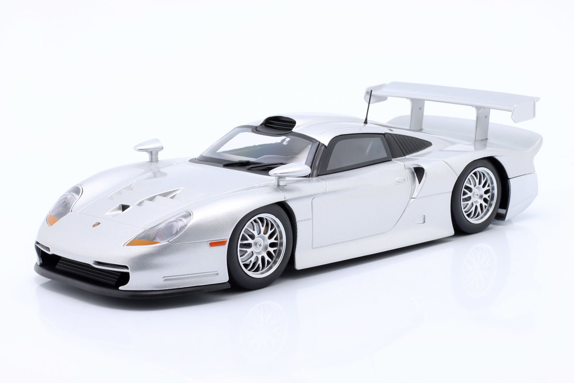 WERK83 - PORSCHE - 911 GT1 STREET VERSION 1996