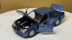 KYOSHO - MERCEDES BENZ - E-CLASS BERLINE (W211)