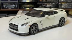 KYOSHO - NİSSAN GT-R R35