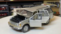 UT-MODELS - FORD USA - EXPEDITION XLT SUV 2001