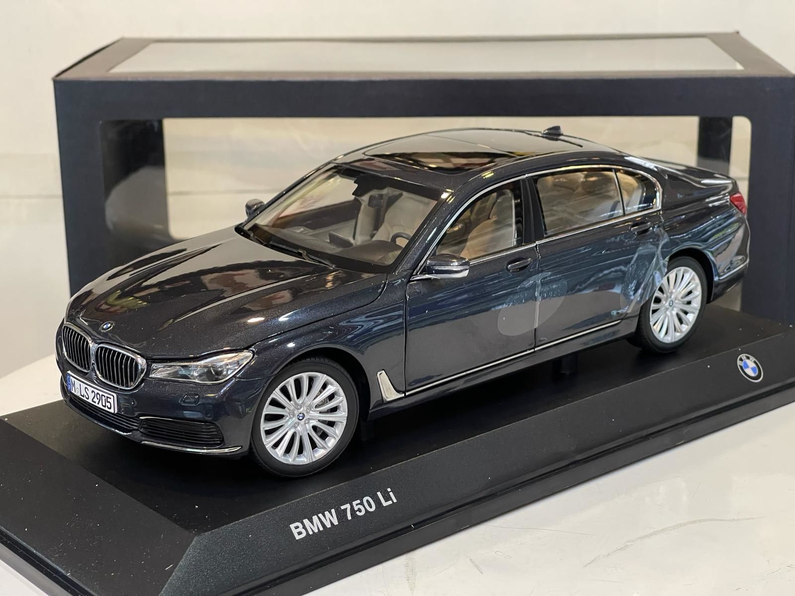 PARAGON-MODELS - BMW - 7-SERIES 750Li XDRIVE G12 LONG VERSION 2016