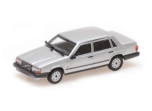 1/87 1986 Volvo 740 GL, silver