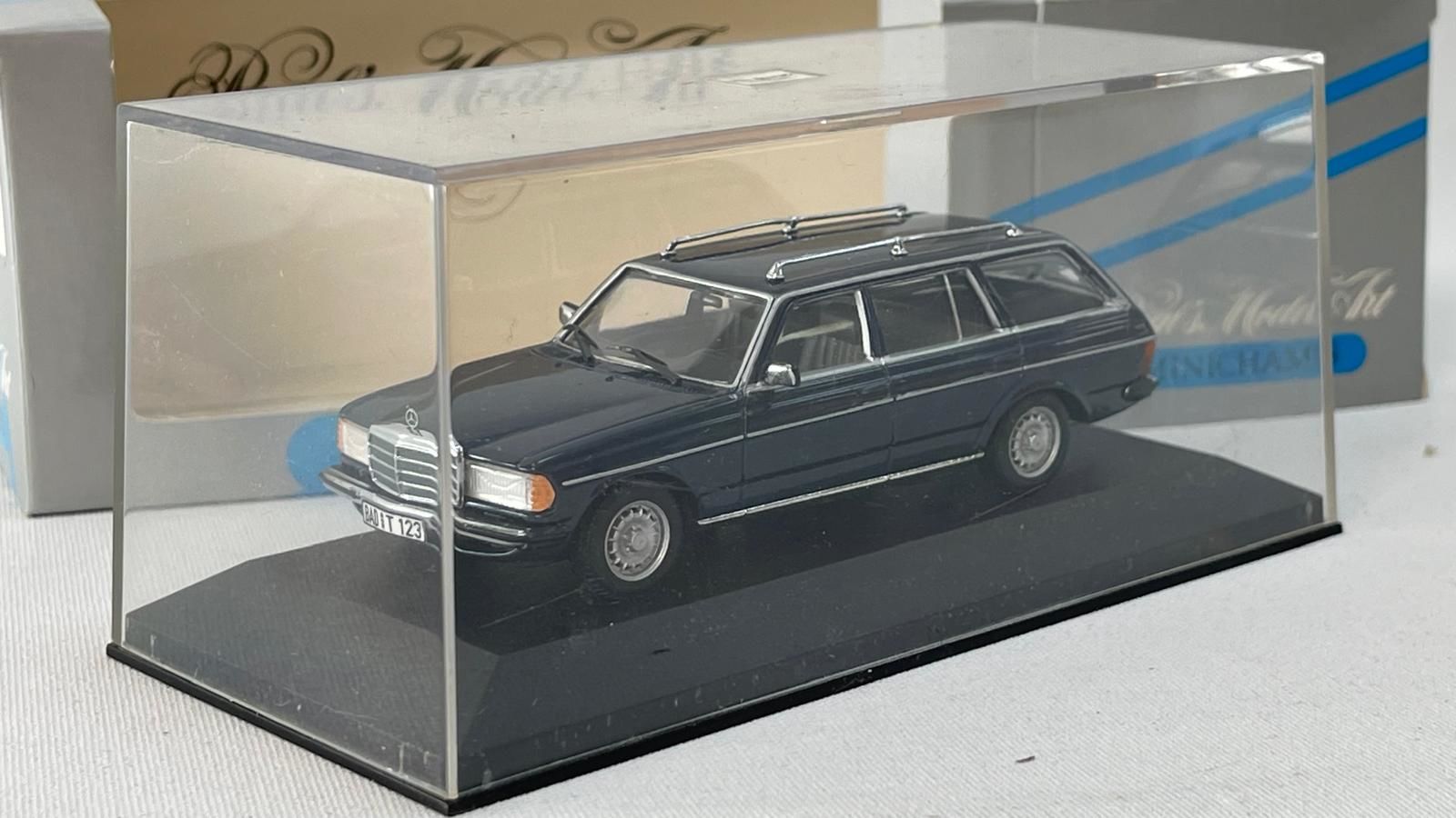 MINICHAMPS - MERCEDES BENZ - S123 BREAK 280 TE