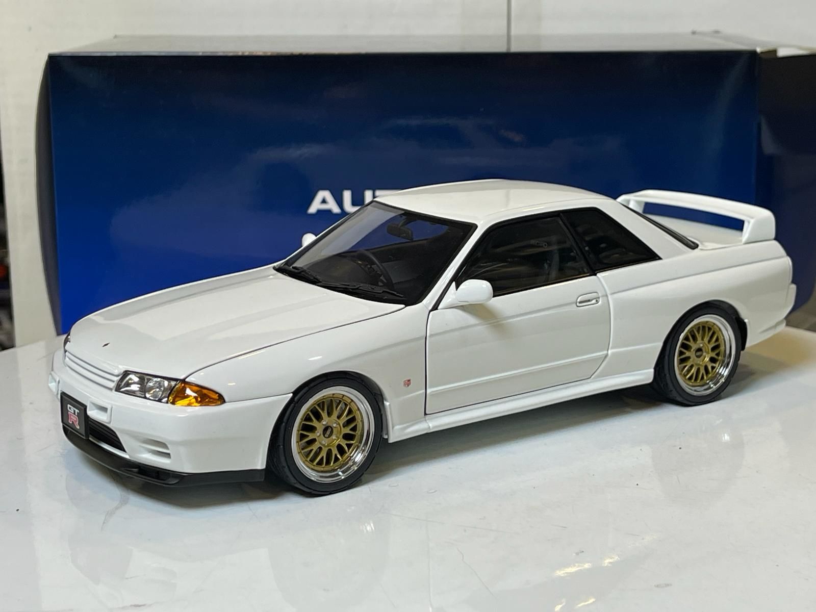 AUTOART - NISSAN - SKYLINE GT-R (R32) V-SPEC II TUNING VERSION 1991