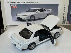 AUTOART - NİSSAN SKYLİNE GT-R (R32) V-SPEC II CRYSTAL WHITE