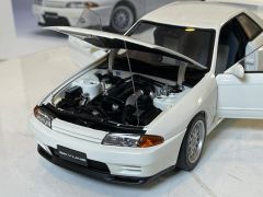 AUTOART - NİSSAN SKYLİNE GT-R (R32) V-SPEC II CRYSTAL WHITE