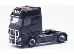 1/87 Mercedes Benz Actros G. with Bullbar and Lamp Bracket, black