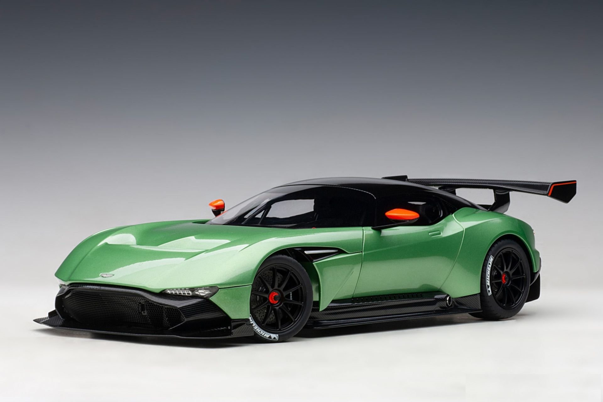 AUTOART - ASTON MARTIN - VULCAN COUPE 2015