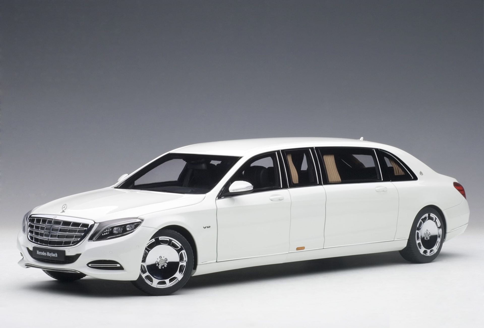 AUTOART - MERCEDES BENZ - S-CLASS S600 PULLMAN 2016