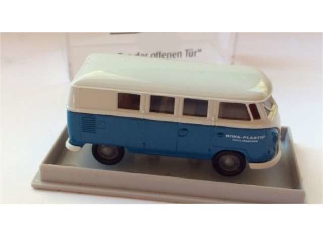 1/87 Volkswagen T1b Bus *Riwa Plastic*, blue/creme