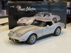 AUTOART - CHEVROLET - CORVETTE COUPE 1978