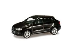 Audi Q3, black metallic