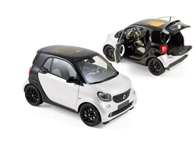 2015 Smart Fortwo, black/white