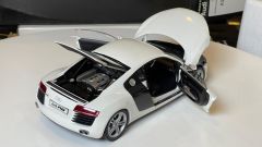 KYOSHO - AUDI - R8 4.2 FSI V8 2007