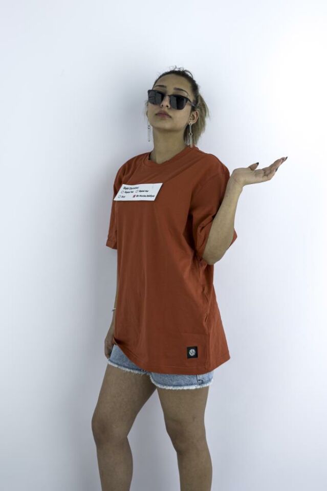 Kadın Turuncu Oversize Mood T-shirt Cırt Cırtlı Değiştirilebilir Mood Sticker