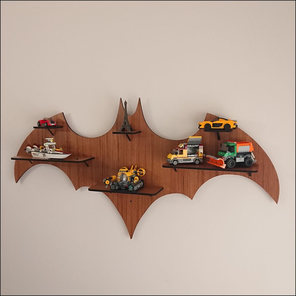 Batman Desenli Dekoratif Ahşap Raf Sistemi