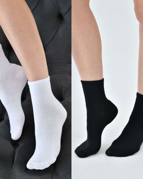 Set of 2 Socks - Black and White