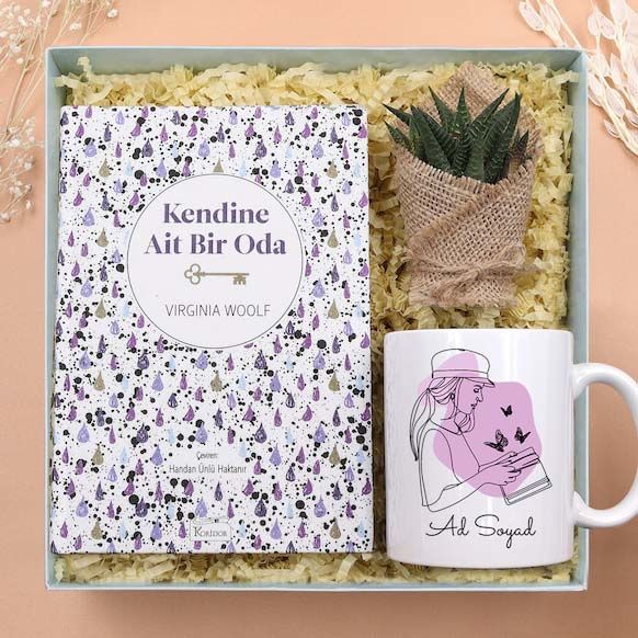 Kişiye Özel Kitap Tasarımlı Kupa & Kendine Ait Bir Oda Kitabı & Canlı Sukulent Çiçek Hediye Seti