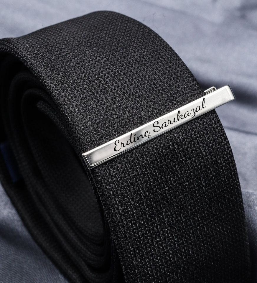 Kişiye Özel Siyah Kartlık & Siyah Renk Kalın Metalik Roller Kalem & Kravat İğnesi & Kare Kol Düğmesi Hediye Seti