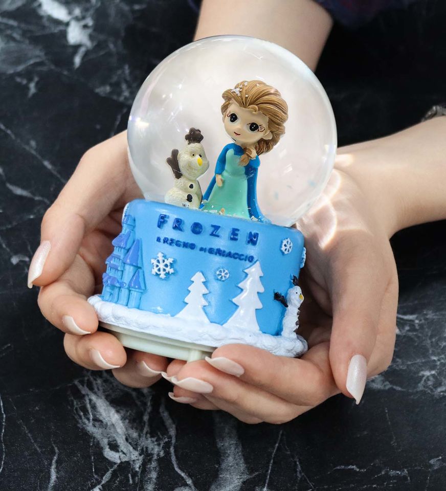 Işıklı Müzikli Frozen Kar Küresi