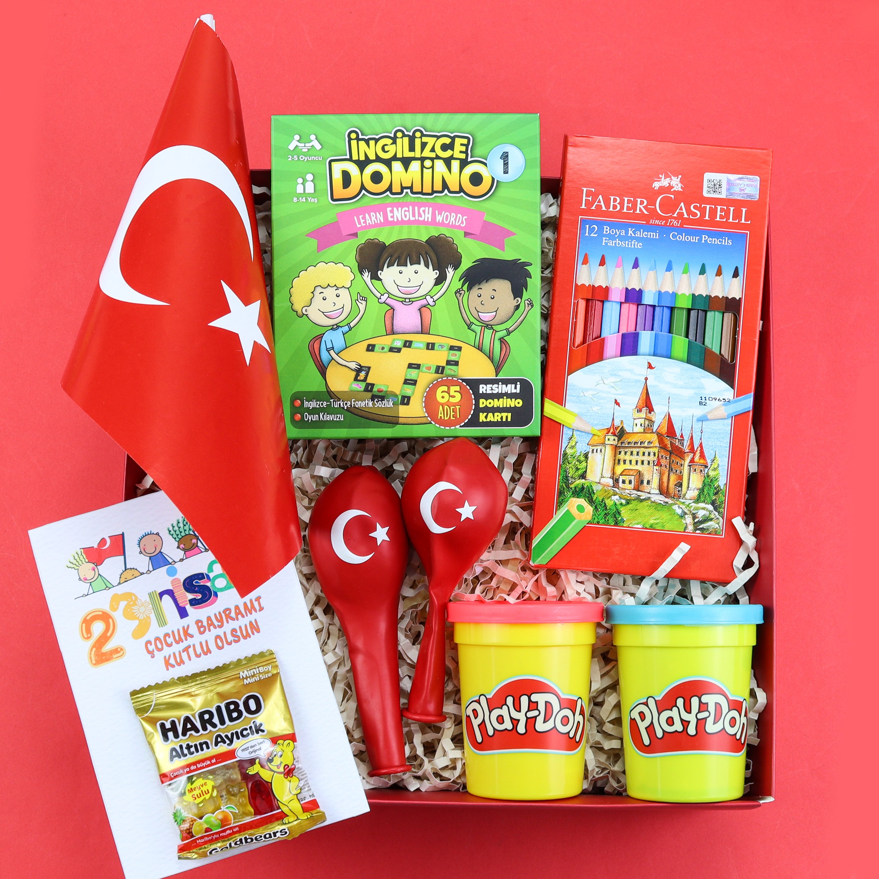 Türk Bayrağı & 2'li Türk Bayraklı Balon & Faber-Castell 12'li Boya Kalemi & İngilizce Domino Kart Oyunu & 2'li Play-Doh Oyun Hamuru & Mini Haribo Altın Ayıcık Hediye Seti