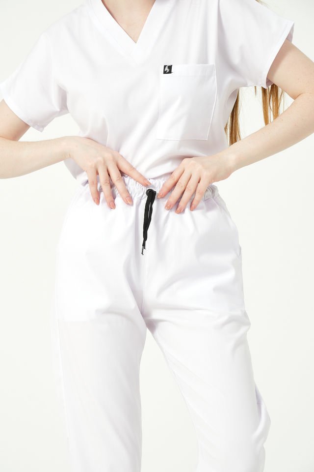 Beyaz Likralı Scrubs Jogger Paça Doktor Hemşire Forması Yarasa Kol Takım Unisex