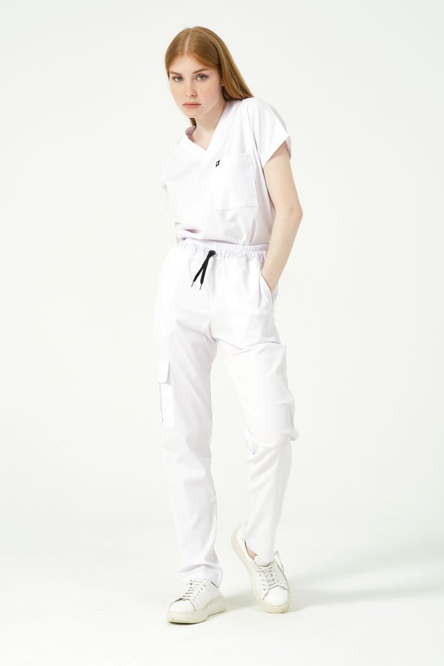 Beyaz Likralı Scrubs Kargo Cep Doktor Hemşire Forması Yarasa Kol Takım Unisex
