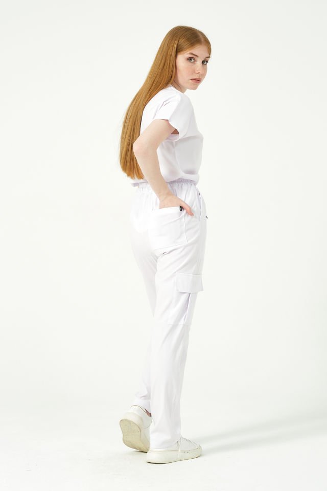 Beyaz Likralı Scrubs Kargo Cep Doktor Hemşire Forması Yarasa Kol Takım Unisex