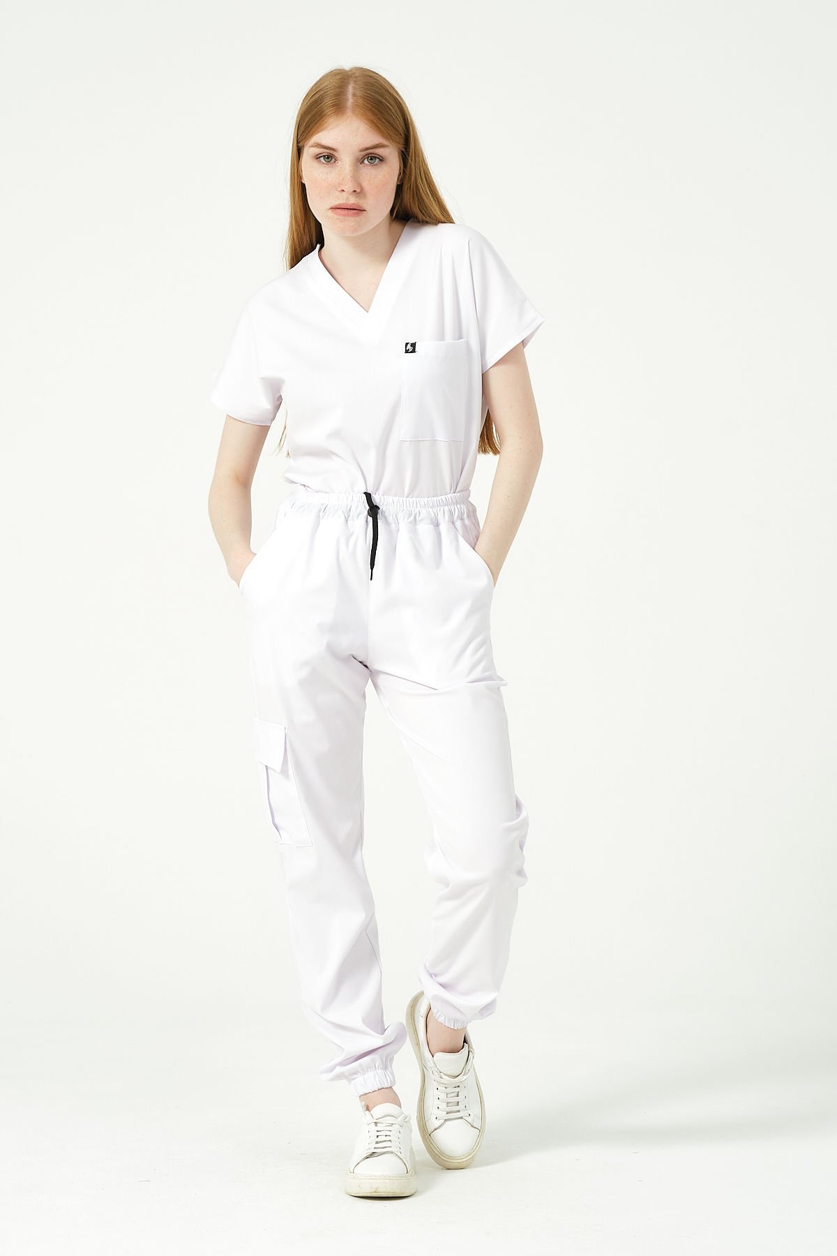 Beyaz Likralı Scrubs Kargo Cep Jogger Paça Doktor Hemşire Forması Yarasa Kol Takım Unisex