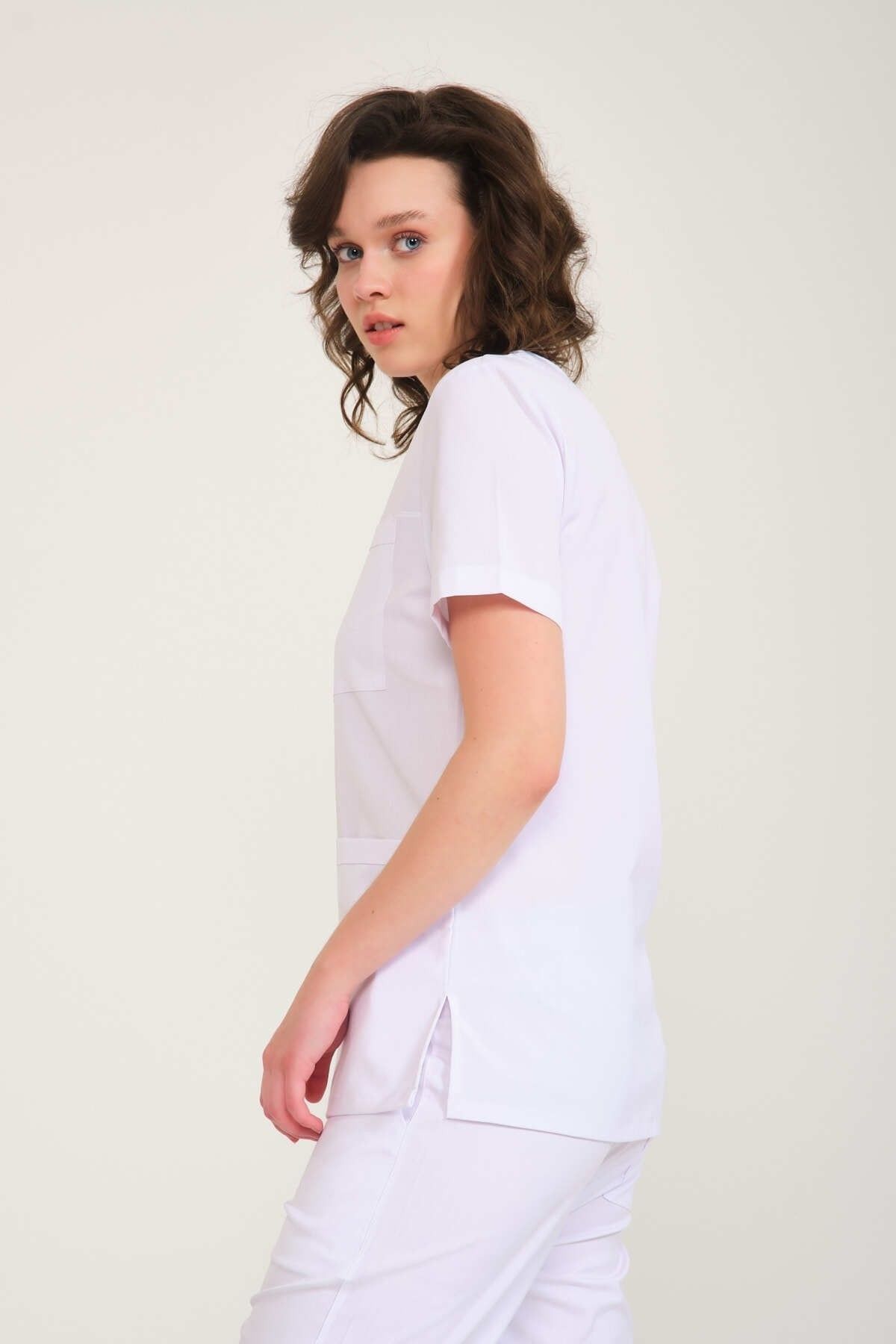 Beyaz Likralı Zarf Yaka Scrubs Doktor Hemşire Forması Takım