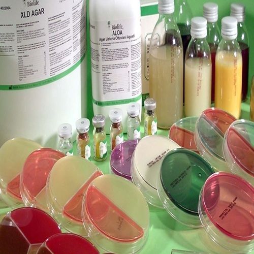 Biolife İtaliana 4011164 Selective medium for the isolation and counting of S. aureus in food (ISO 6888). Use (5 Kg)