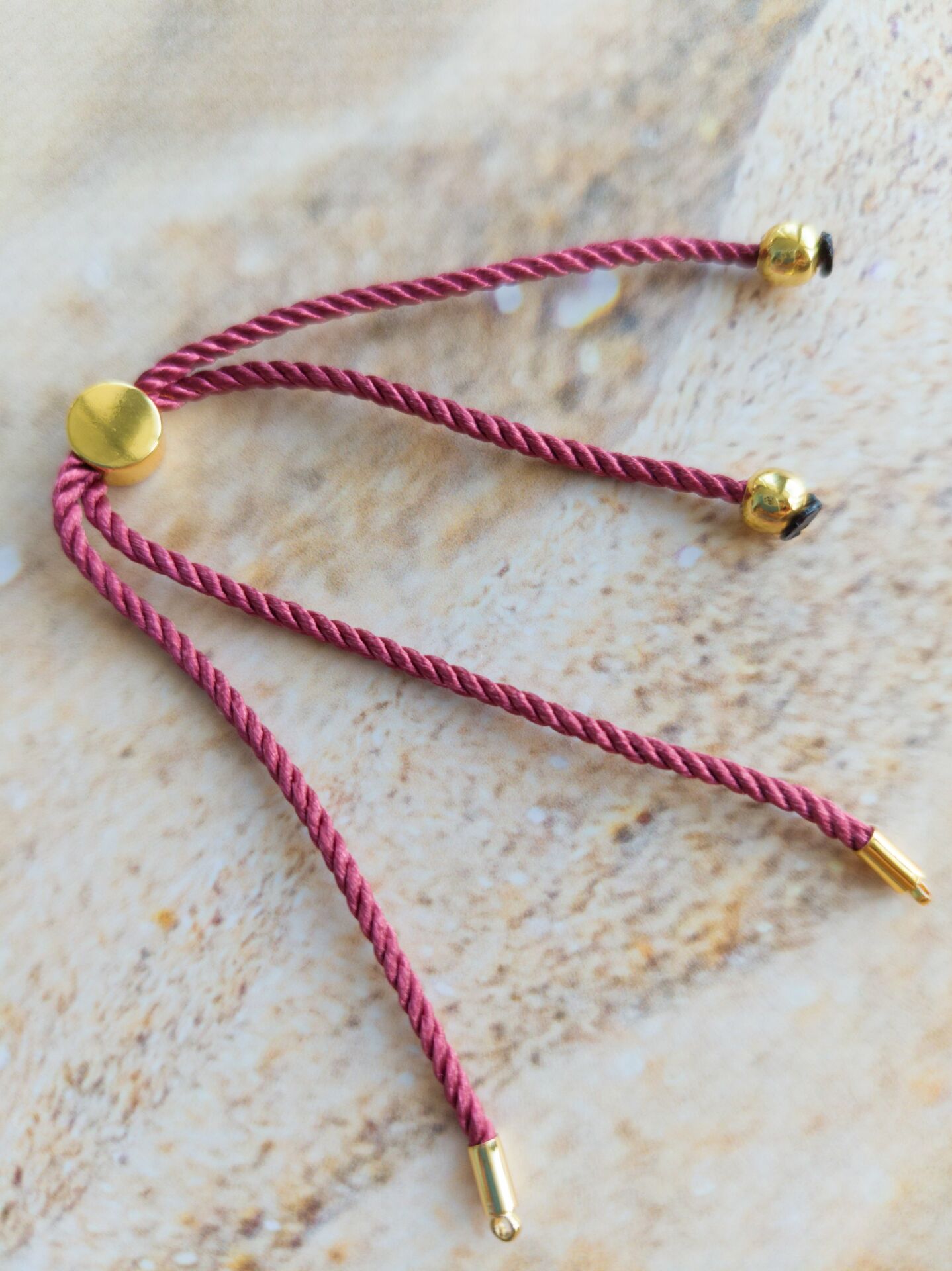 025 - Gold Uçlu Asansörlü Bileklik