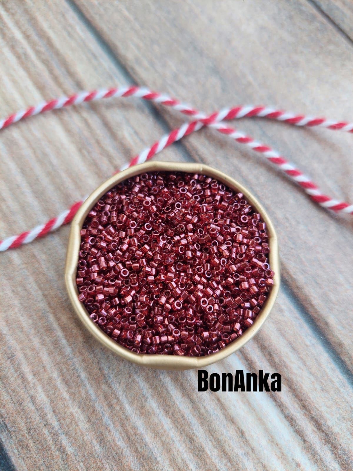 No:189 Miyuki Delica Boncuk DB-0116 (Şeffaf Kırmızı) 7.5 Gram (Kutu Hediyeli)