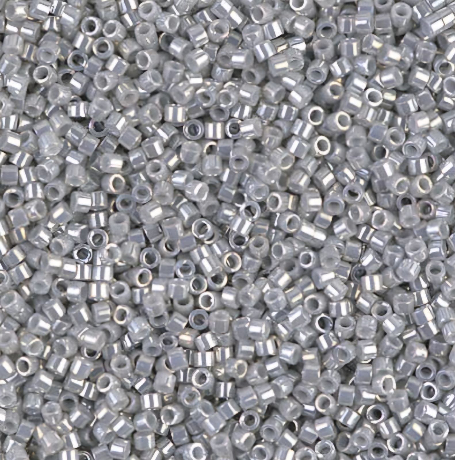 No:138 Miyuki Delica Boncuk DB-0252 (Opak Parlak Gri) 7.5 Gram (Kutu Hediyeli)