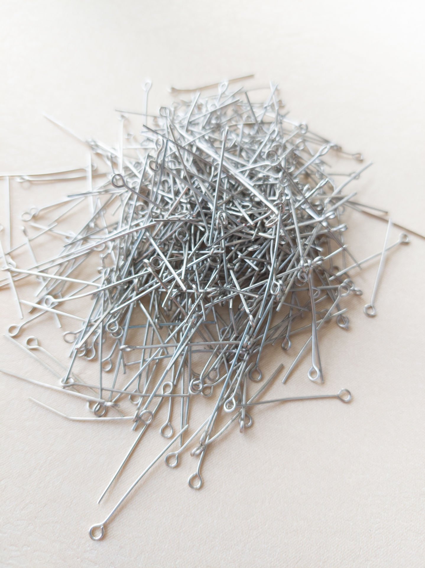 (3 cm - 10 Gram) Nikel Renk Halka Başlı Pirinç Takı Çivisi