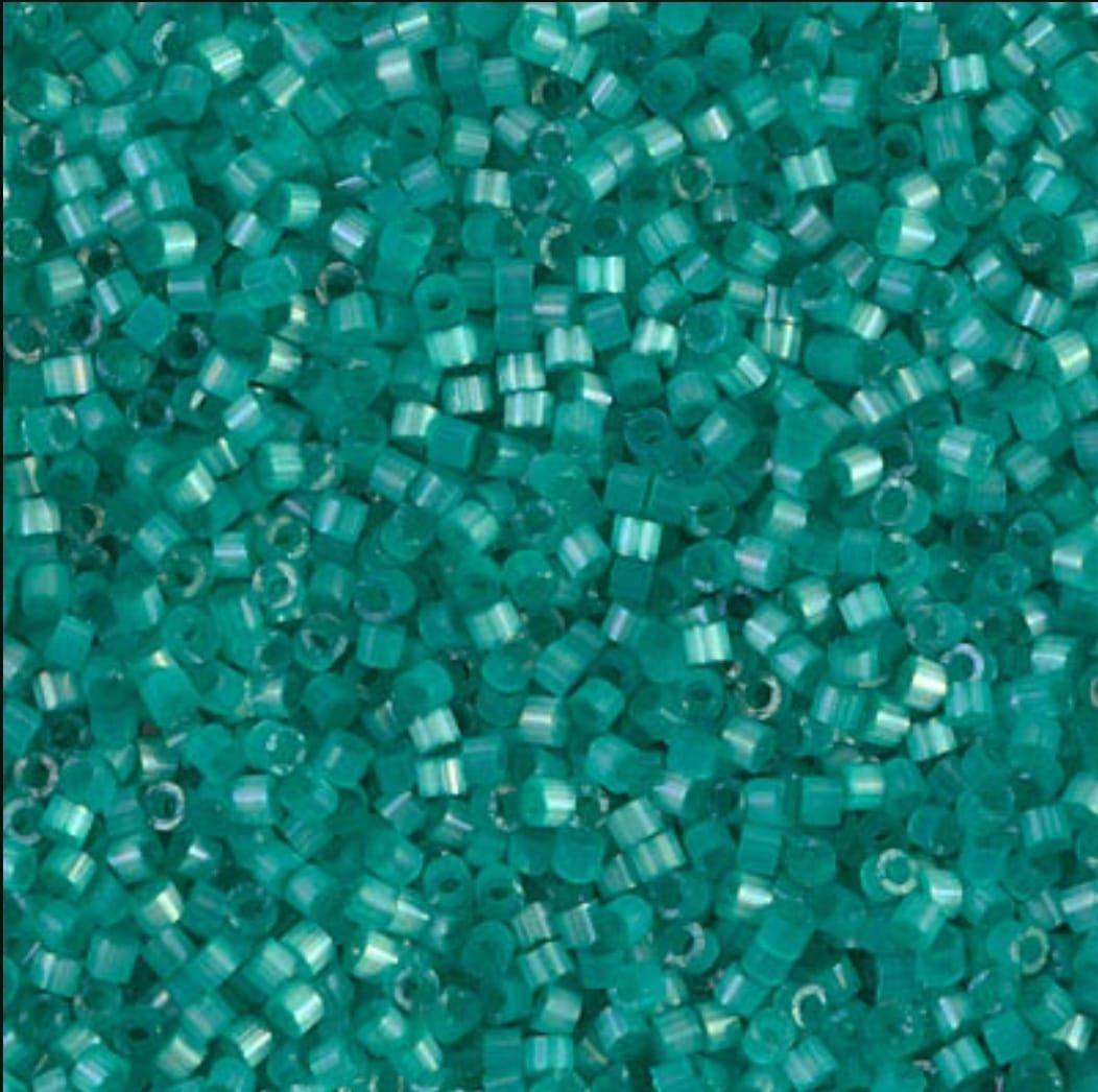 No:316 Miyuki Delica Boncuk DB-1813 (İpek Saten Yeşil) 7.5 Gram (Kutu Hediyeli)