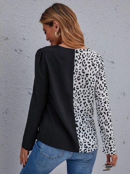 CANSUYILMAZ Kadın Uzun Kollu Tek Tarafı Siyah Beyaz Leopar Desen V Yaka Mikro Bluz