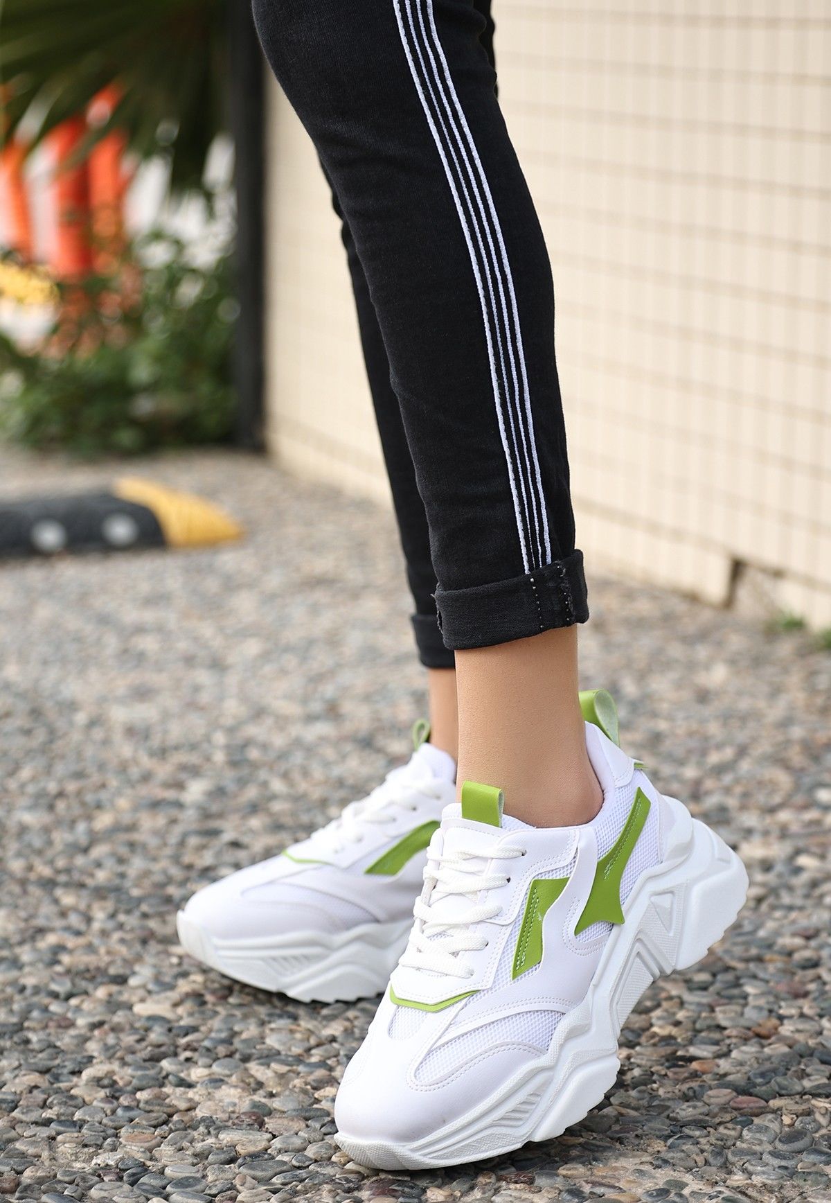 CANSUYILMAZ  Beyaz Cilt Yeşil Detaylı Bağcıklı Spor Ayakkabı