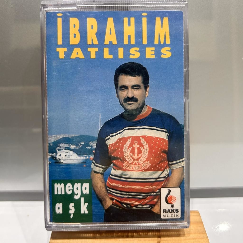 İbrahim Tatlıses ‎– Mega Aşk KASET