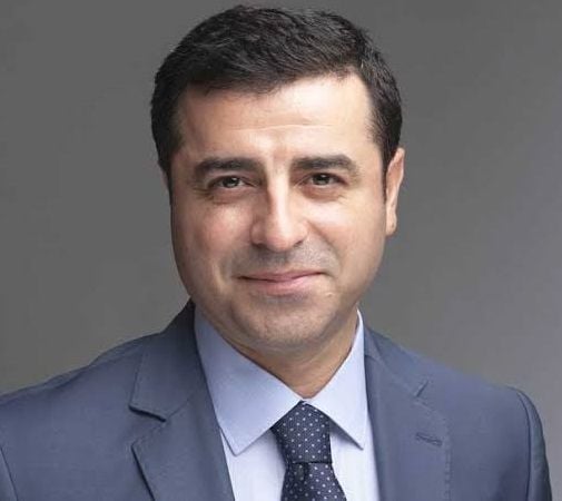 Selahattin Demirtaş Kitapları ve Tasarımlı Ürünler