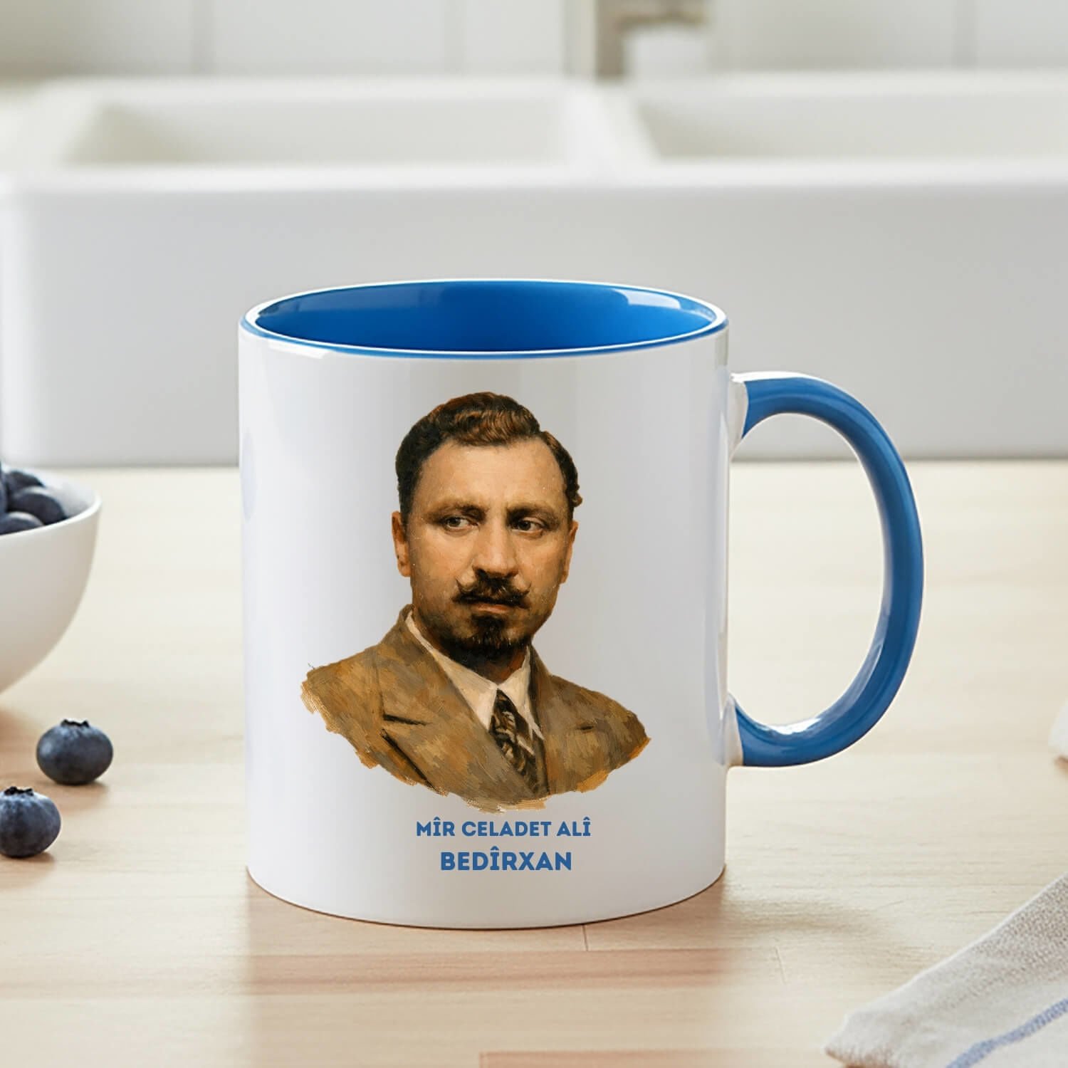 Kupaya Celadet Bedirxan - Celadet Ali Bedirhan Resimli Klasik Mavi Renkli Kupa Bardak