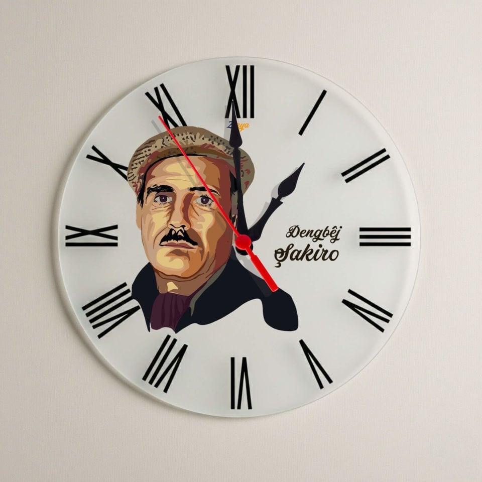 Dengbêj Şakiro Tasarımlı Roma Rakamlı Duvar Saati