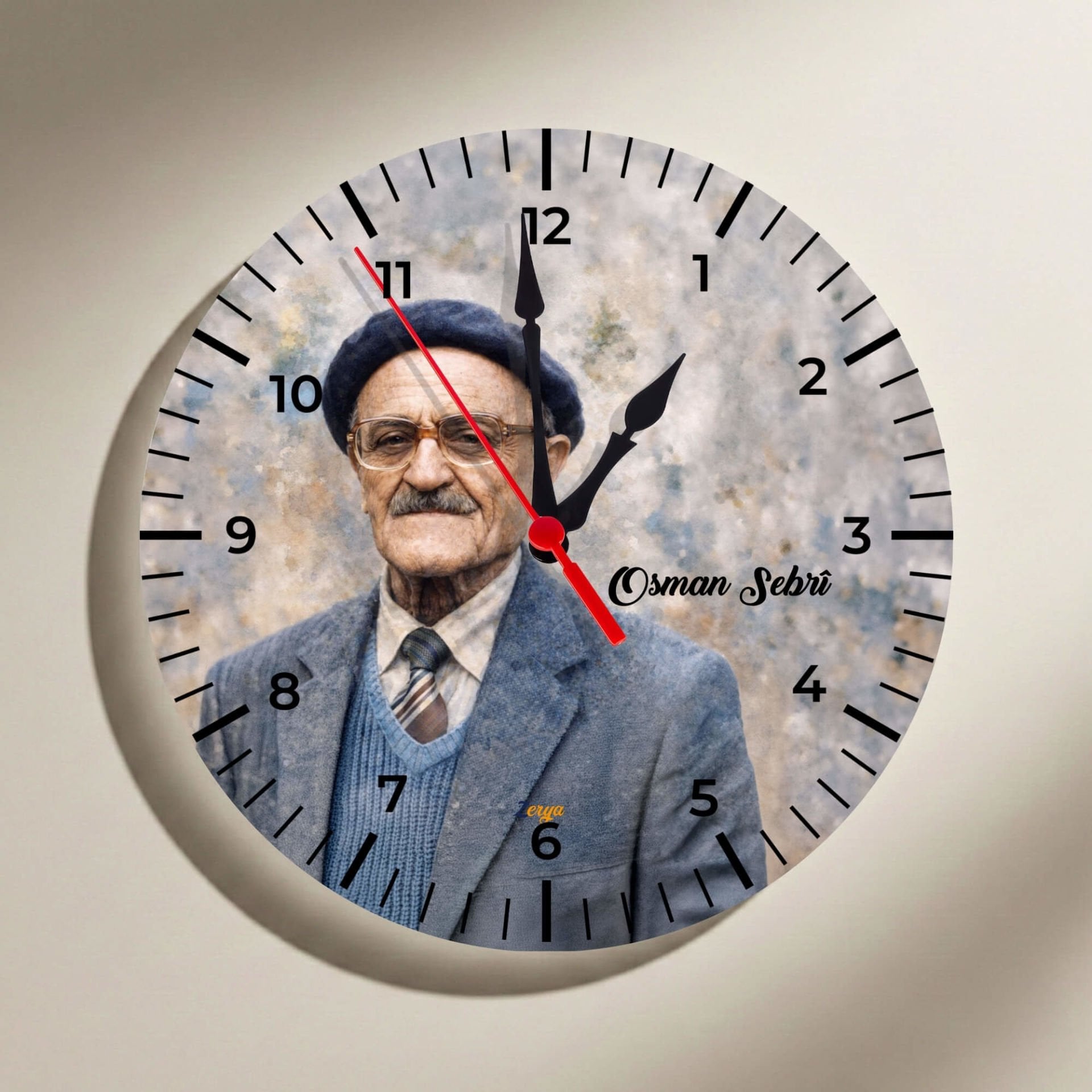 Osman Sebri Tasarımlı Duvar Saati