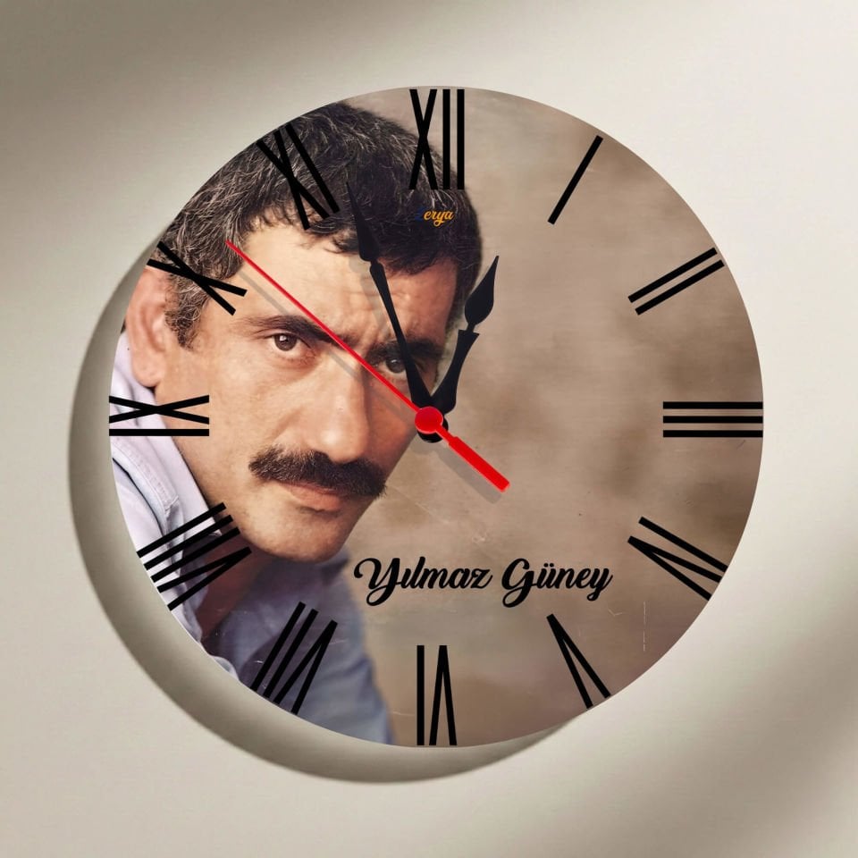 Yılmaz Güney Tasarımlı Roma Rakamlı Duvar Saati