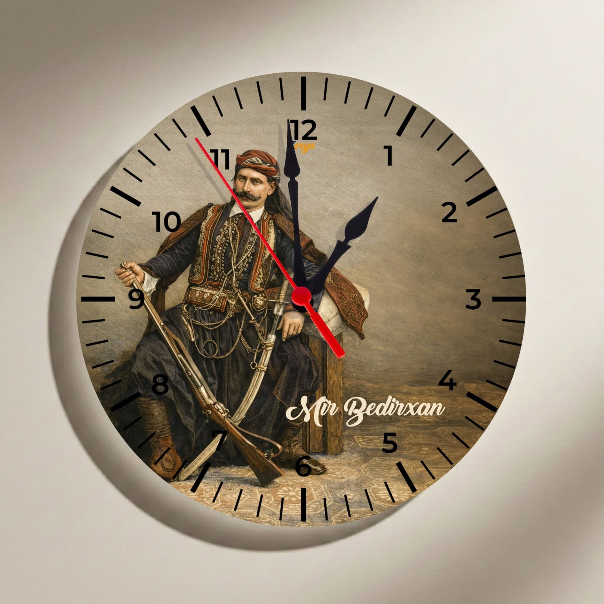Mir Bedirxan Bedirhan Tasarımlı Duvar Saati