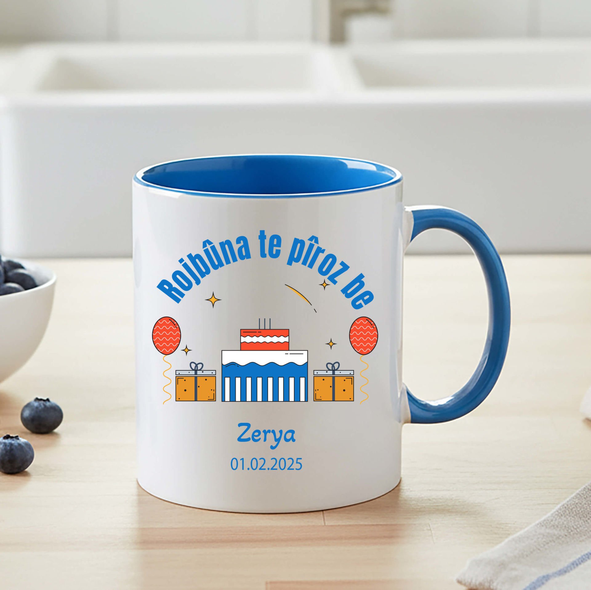 İsme Özel ve Doğum Tarihli Kürtçe Doğum Günü Kutlama Klasik Mavi Renkli Kupa Bardağı - Rojbûna Te Pîroz be Klasik Mavi Renkli Kupa Bardak