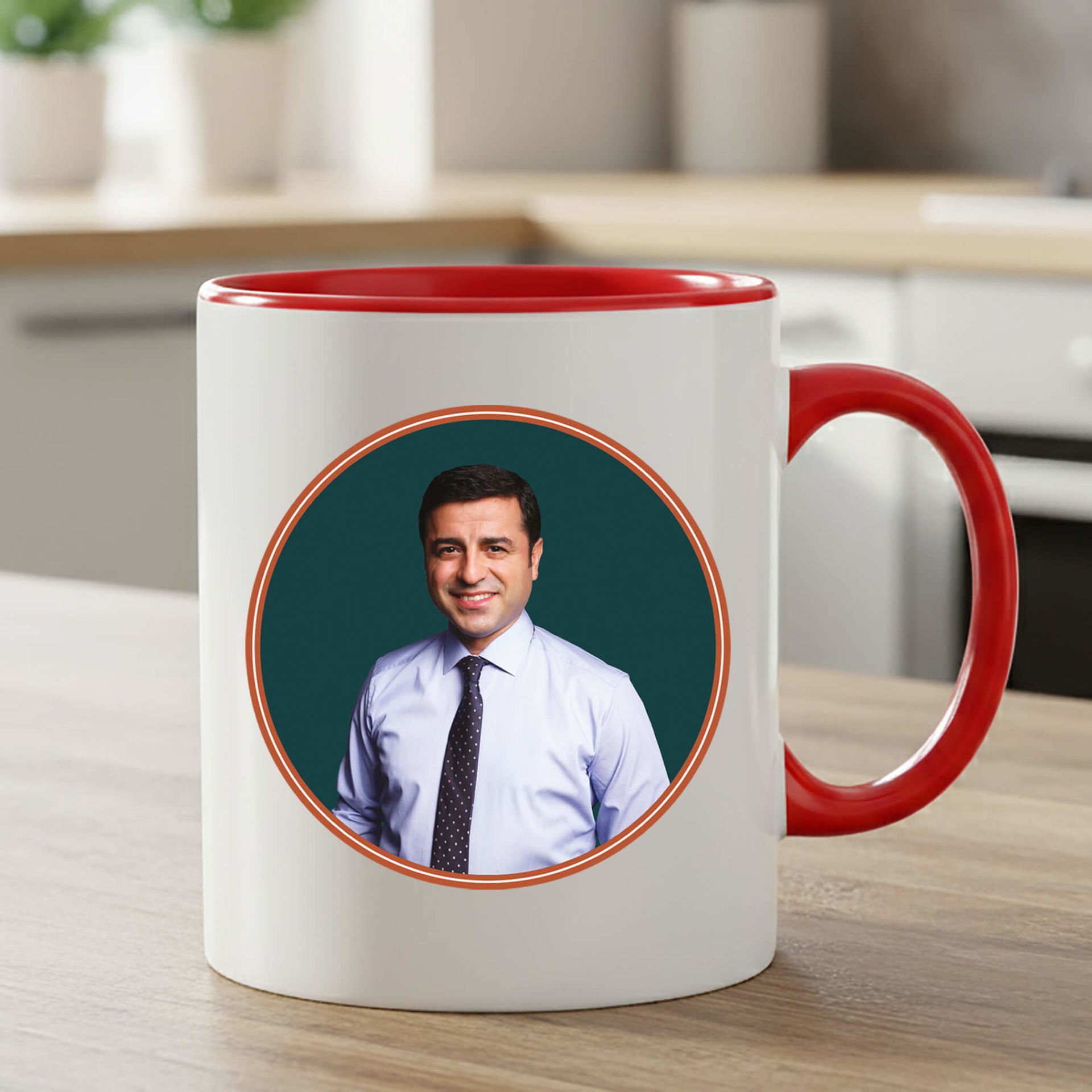 Selahattin Demirtaş Resimli Kırmızı Renkli Kupa Bardağı - Selahattin Demirtaş Kırmızı Klasik Kupa Bardak