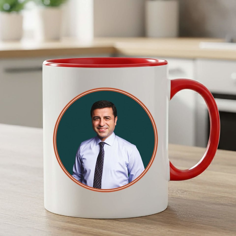 Selahattin Demirtaş Resimli Kırmızı Renkli Kupa Bardağı - Selahattin Demirtaş Kırmızı Klasik Kupa Bardak