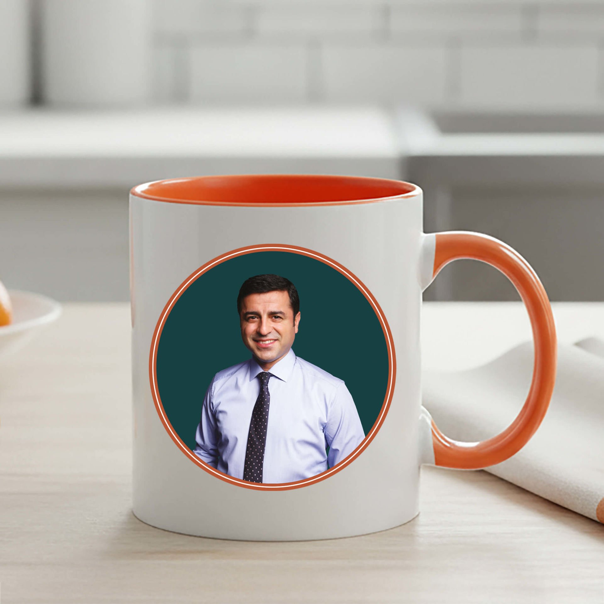 Selahattin Demirtaş Resimli Turuncu Renkli Kupa Bardağı - Selahattin Demirtaş Turuncu Klasik Kupa Bardak