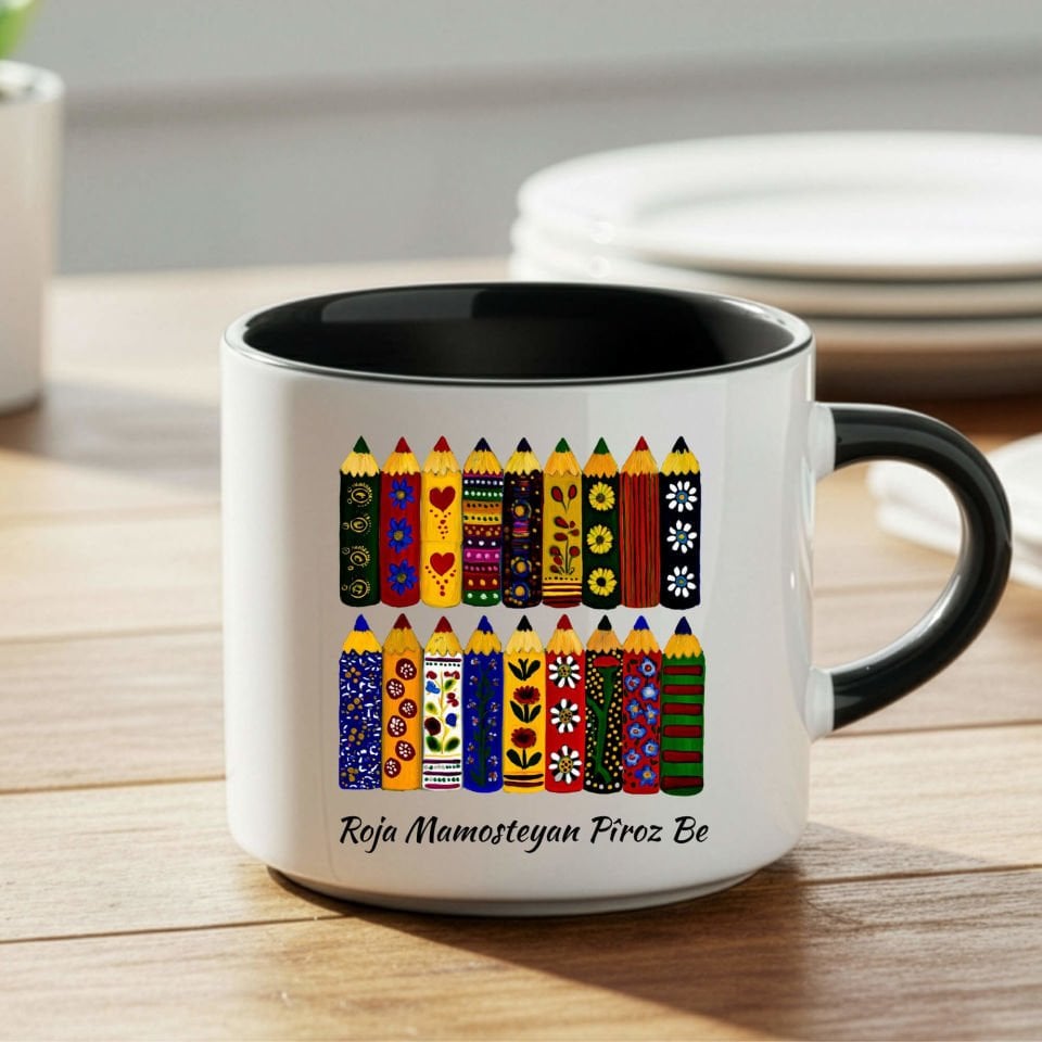 Kürtçe Roja Mamosteyan Pîroz Be Yazılı Siyah Renkli Nescafe Kupa Bardağı - Kürtçe Öğretmenler Günü İçin Nescafe Kupası